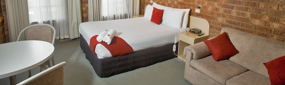At Courtyard Motor Inn, we offer 25 comfortable rooms at affordable rates.